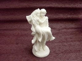 Resin Couple in in Love /Ivory - M074
