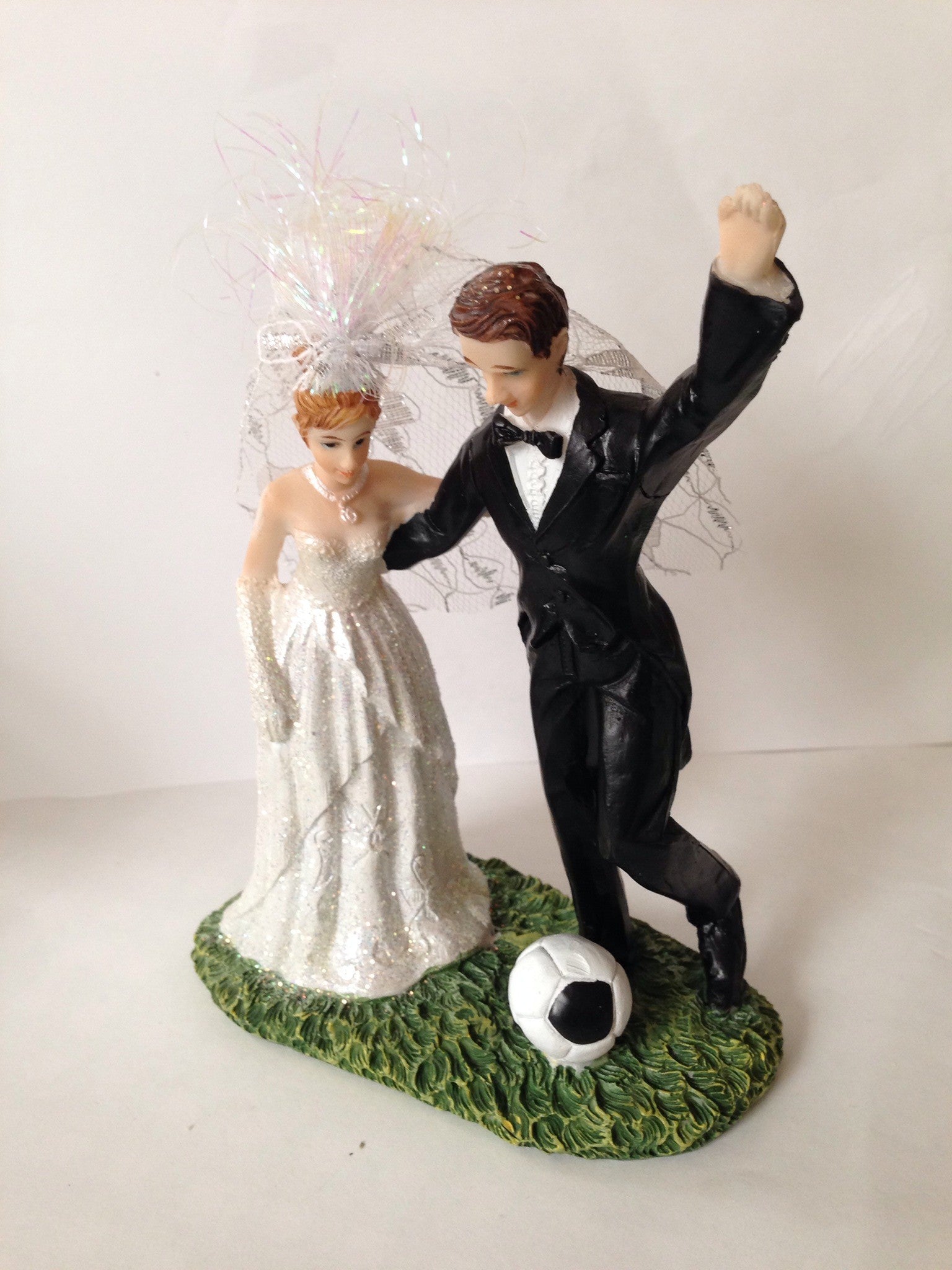 Bride And Groom Pose Cake Topper 